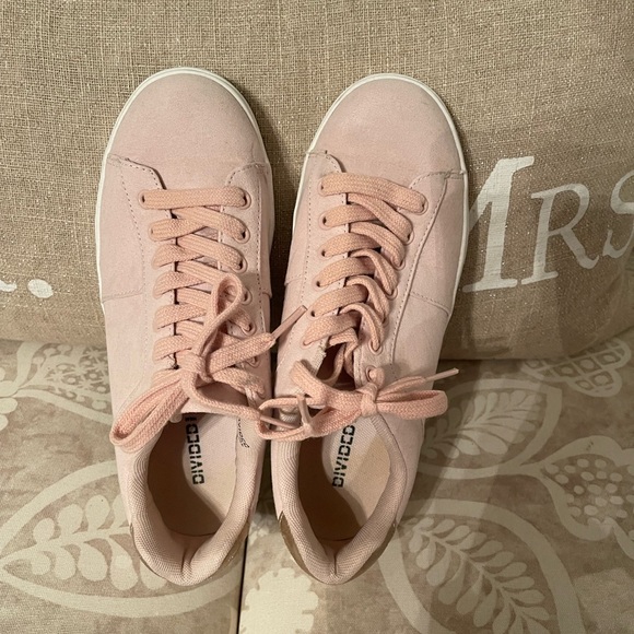 H&M Shoes - H&M pink sneakers 💗